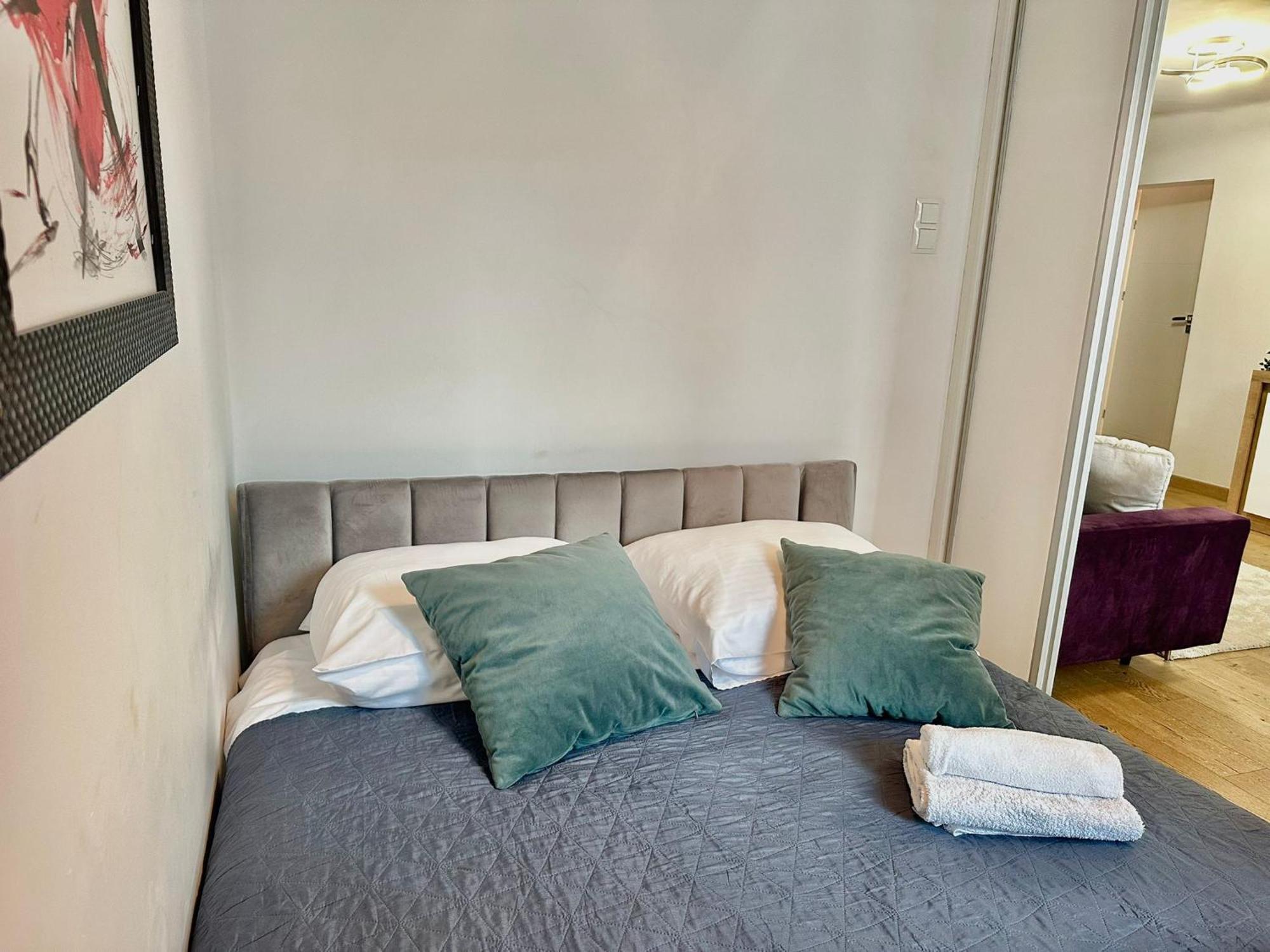 Appartamento Chmielna 106 - Free Parking - Duzy Balkon Varsavia Esterno foto