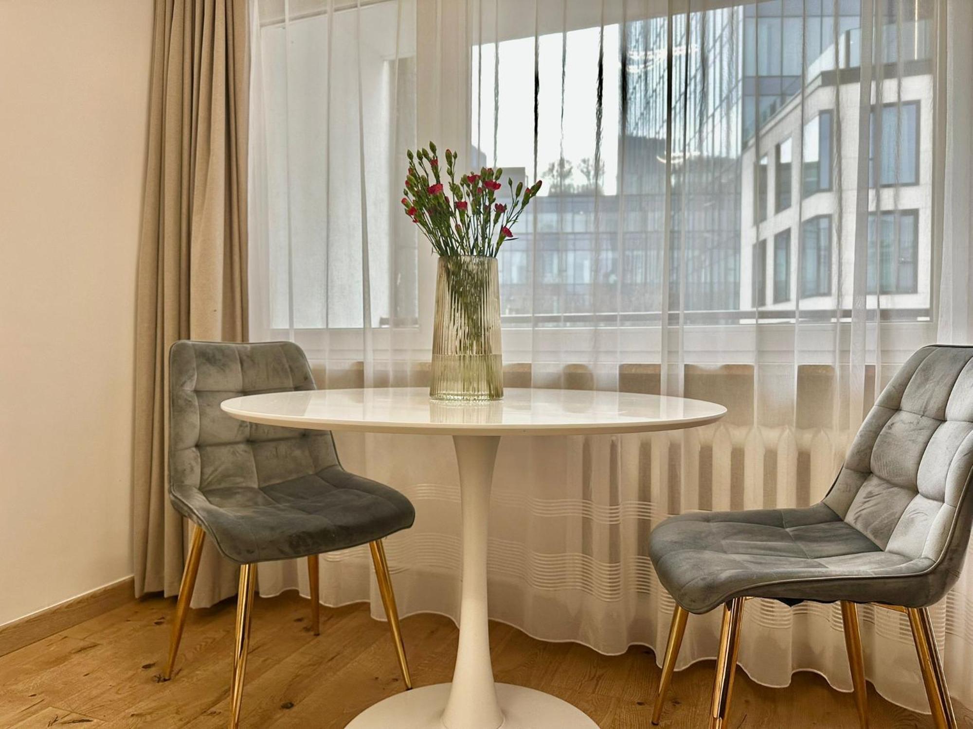 Appartamento Chmielna 106 - Free Parking - Duzy Balkon Varsavia Esterno foto
