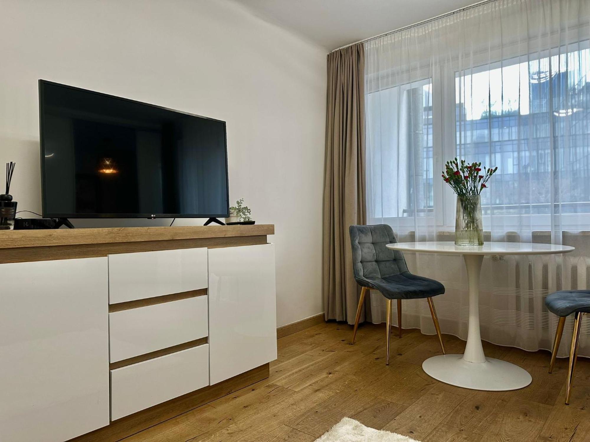 Appartamento Chmielna 106 - Free Parking - Duzy Balkon Varsavia Esterno foto