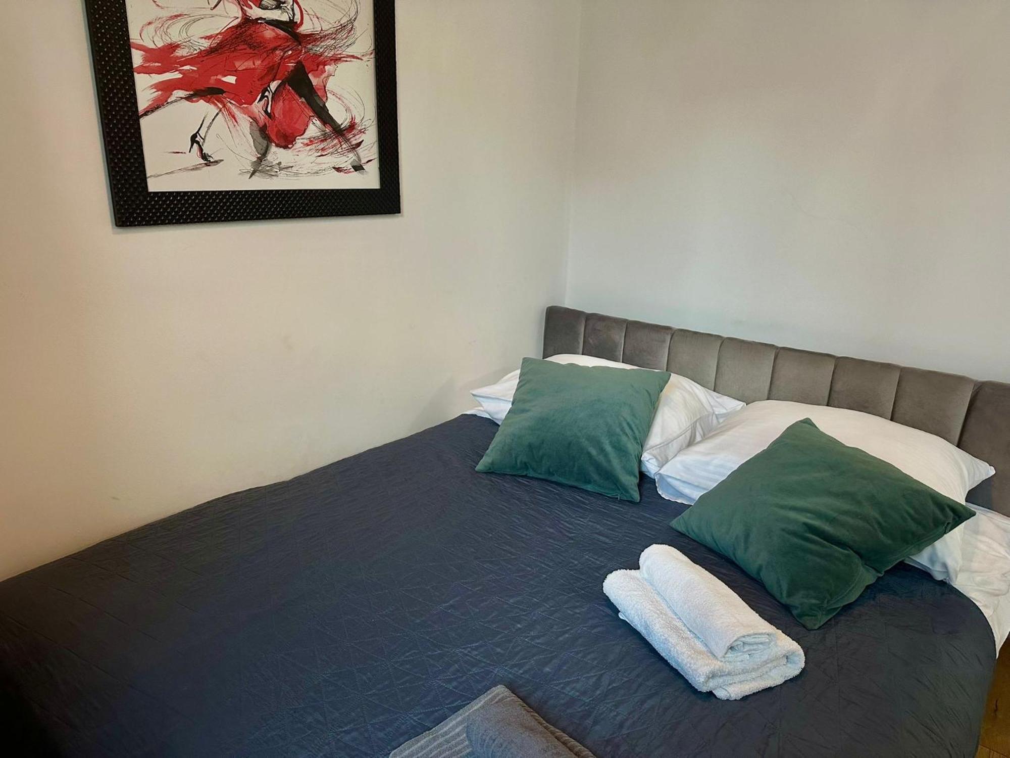Appartamento Chmielna 106 - Free Parking - Duzy Balkon Varsavia Esterno foto